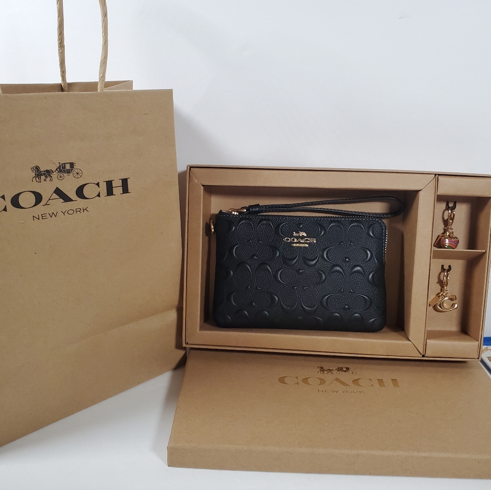 Coach Boxed Corner Zip Wristlet In Signature Leather NWT